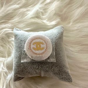 CHANEL No 5 Badge Pin 2021 Limited Edition Collectible New